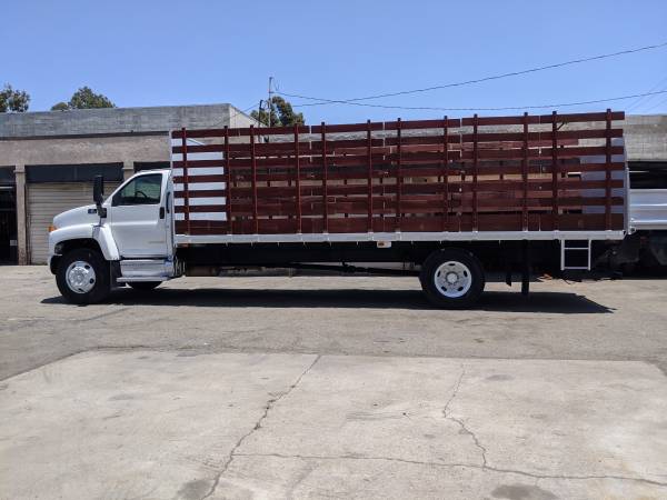 2006 CHEVY C7500 TOPKICK, 24FT STAKBED LIFTGATE, GASOLINE, I FINANCE... for sale in Rosemead, CA – photo 2