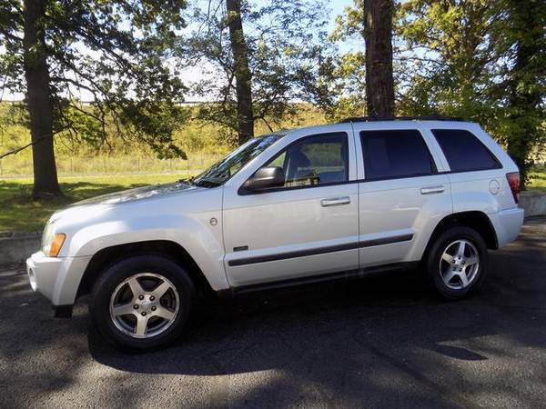 2007 Jeep Grand Cherokee 4WD 4dr Laredo - cars & trucks - by dealer... for sale in Norton, OH – photo 2