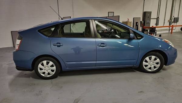 2005 Toyota Prius - Financing Available! - cars & trucks - by dealer... for sale in Glenview, IL – photo 7