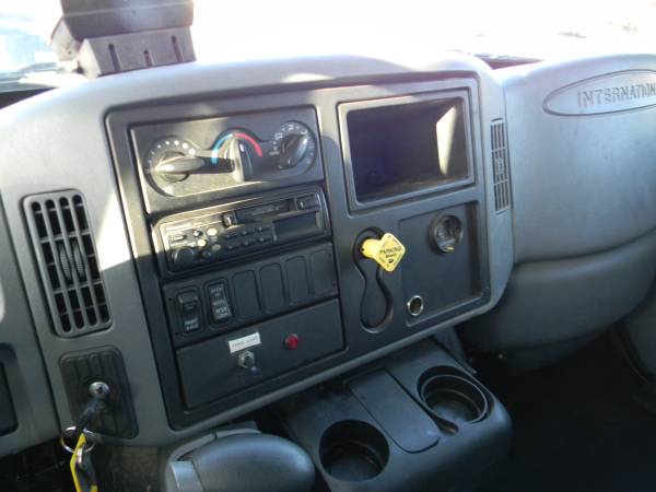 2005 International 7300 4x4 Box Truck - - by dealer for sale in Stevensville, MT – photo 16