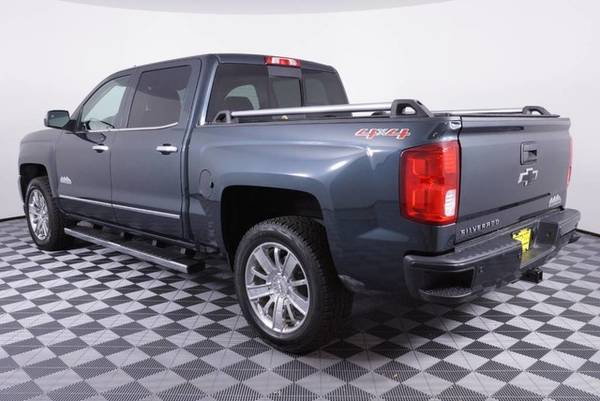 2017 Chevrolet Silverado 1500 Graphite Metallic *PRICED TO SELL SOON!* for sale in Eugene, OR – photo 12