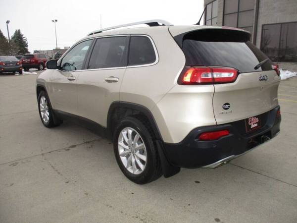 2015 Jeep Cherokee Limited, 4x4, leather, Nav, Sun, Adaptive Cruise... for sale in Fargo, ND – photo 8