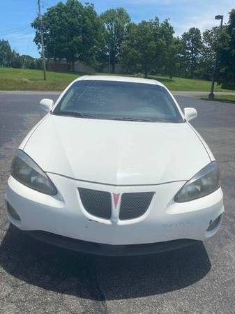 2005 Pontiac Grand Prix - cars & trucks - by dealer - vehicle... for sale in Greenbrier, AR – photo 2