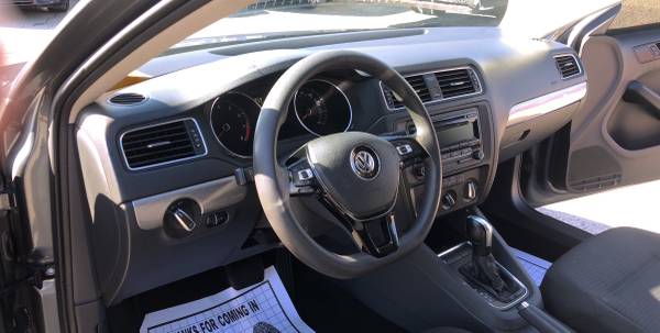 2015 VW Volkswagen Jetta SE PZEV 4dr Sedan 6A w/Connectivity - cars... for sale in Louisville, KY – photo 15