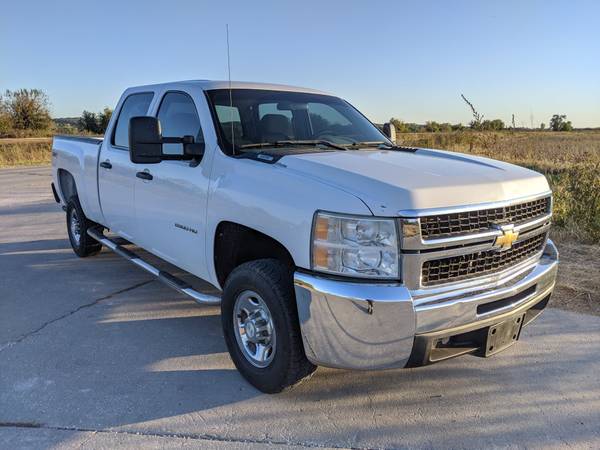 2010 Chevrolet Silverado 2500HD 4x4 Crew Cab - GREAT SNOW PLOW TRUCK ! for sale in Kansas City, OH – photo 3