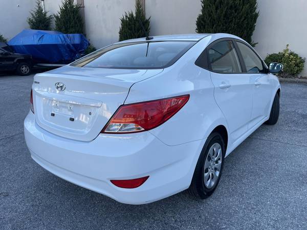 2017 Hyundai Accent SE White/Gray Just 69K Miles Clean Title No for sale in Baldwin, NY – photo 7
