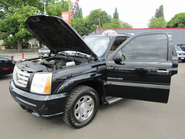2005 Cadillac Escalade 4dr AWD - - by dealer - vehicle for sale in Milwaukie, OR – photo 23