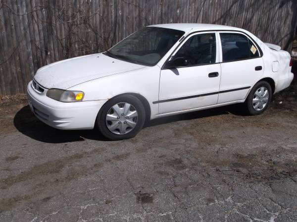 2000 Toyota Corolla-Current Sticker-Runs Excellent-No Dents - cars & for sale in Worcester, MA – photo 3