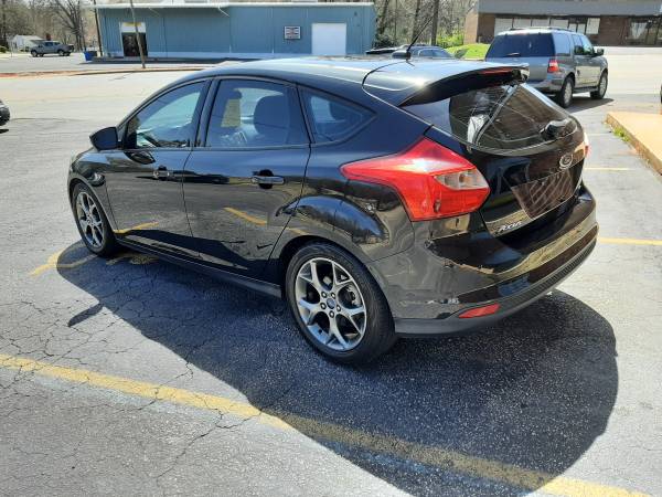 2014 Ford focus SE Hatch Back ONE OWNER - - by dealer for sale in Greenville, SC – photo 3