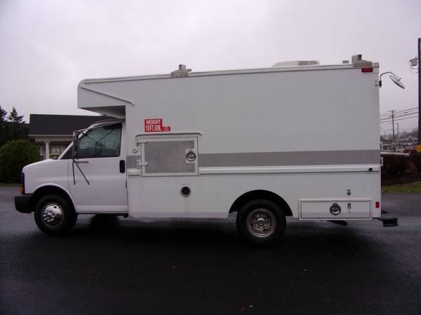 2005 Chevrolet C3500 Box Truck - cars & trucks - by dealer - vehicle... for sale in New Oxford, PA – photo 5
