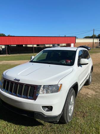 2013 Jeep Grand Cherokee - cars & trucks - by owner - vehicle... for sale in Columbia, MS – photo 2