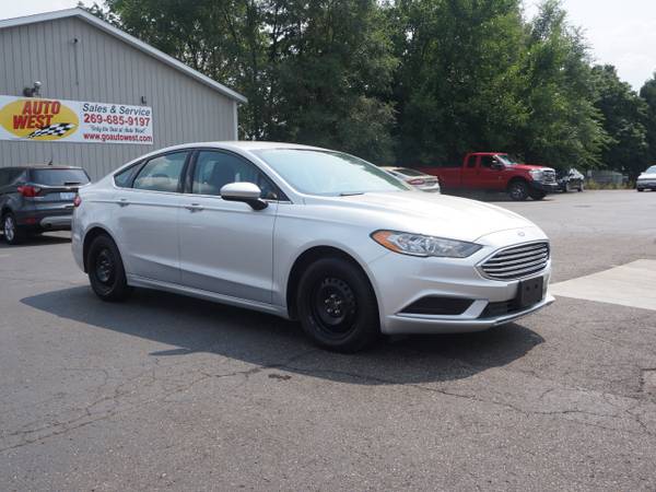 2018 Ford Fusion Only 18000 Miles - cars & trucks - by dealer -... for sale in Plainwell, MI – photo 4