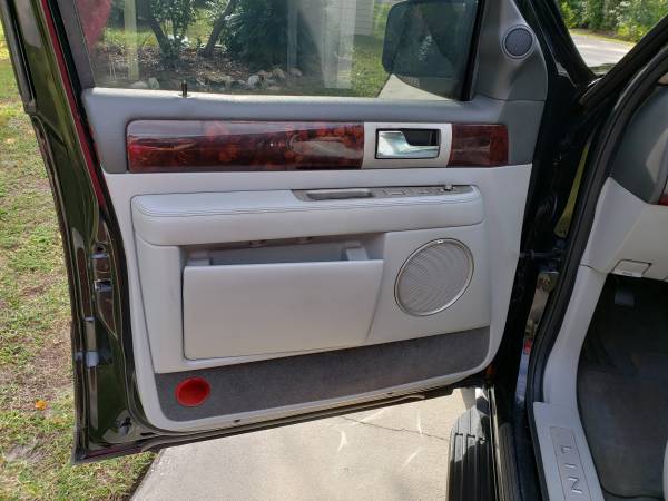 2004 Lincoln Navigator Luxury SUV - 1 Owner - DVD Player - Captains for sale in Lake Helen, FL – photo 9