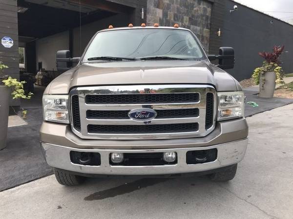 2005 Ford F250 Super Duty Super Cab Lariat Pickup 4D 6 3/4 ft - cars... for sale in Omaha, NE – photo 2