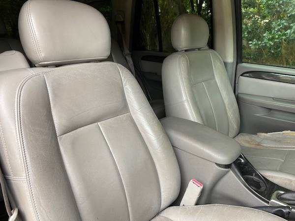 2007 GMC Envoy - MUST SEE - Priced GREAT! 3995 OBO! Clean title for sale in Lake Mary, FL – photo 15