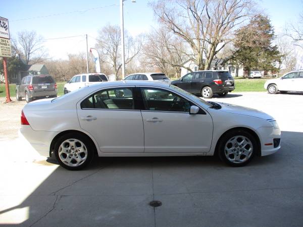 2010 Ford Fusion SE 4 Door Low Miles/72K - - by for sale in CENTER POINT, IA – photo 2