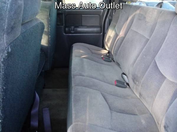 2004 GMC Sierra 2500HD Ext Cab 143.5 WB 4WD SLE for sale in Worcester, MA – photo 7