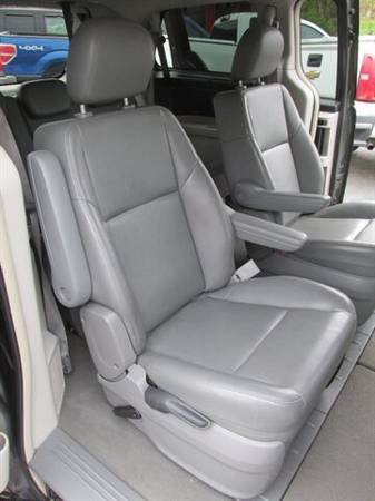 2010 VOLKSWAGEN ROUTAN SE LEATHER 2xTV/DVD HTD SEATS VW - cars & for sale in Mishawaka, IN – photo 16