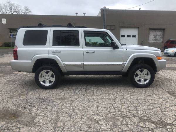 2010 Jeep Commander Sport 4X4 7 PASSANGER - - by for sale in Danbury, NY – photo 8