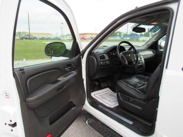2009 Chevrolet Suburban LT1 1500 4WD - - by dealer for sale in Killeen, TX – photo 9