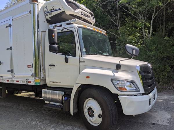 2014 HINO 338 26' REEFER BOX W/ LIFTGATE, LOW HR REEFER W/ STBY -... for sale in Wappingers Falls, PA – photo 4