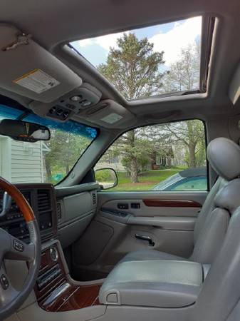 2004 Cadillac Escalade for sale in Whitewater, WI – photo 3
