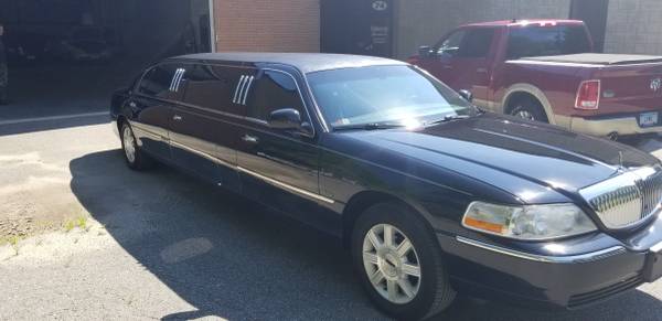 2011 Lincoln Town Car Limousine - cars & trucks - by owner - vehicle... for sale in Waterbury, CT – photo 3