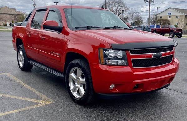 2011 Chevrolet Chevy Avalanche Lt - - by dealer for sale in Grayslake, WI – photo 5