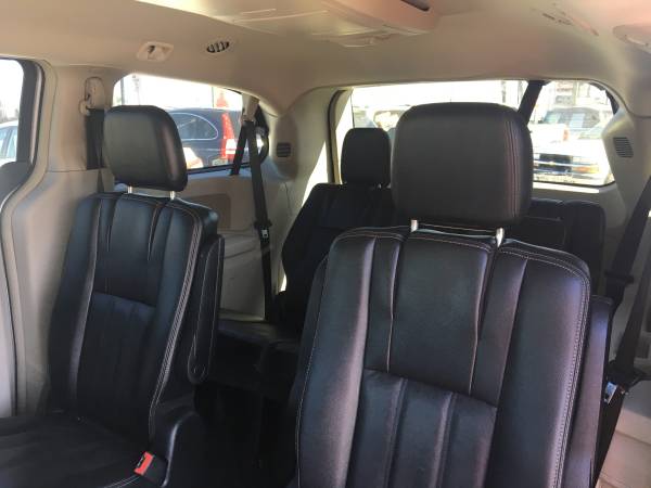 2014 Chrysler Town & Country Touring for sale in Eureka, CA – photo 11
