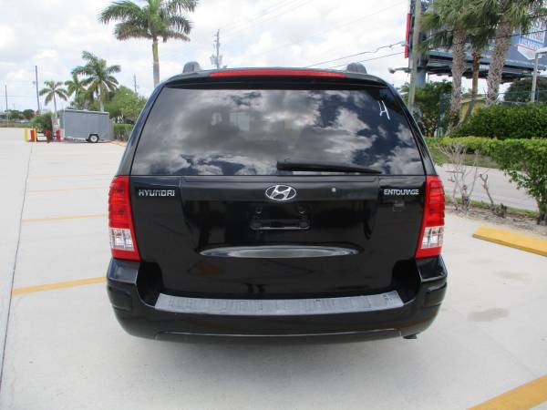 2007 Hyundai Entourage Nice Van! for sale in West Palm Beach, FL – photo 4