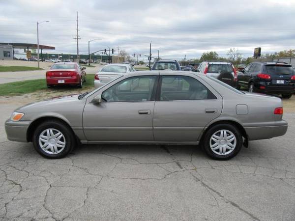 2000 Toyota Camry LE - cars & trucks - by dealer - vehicle... for sale in Marion, IA – photo 2
