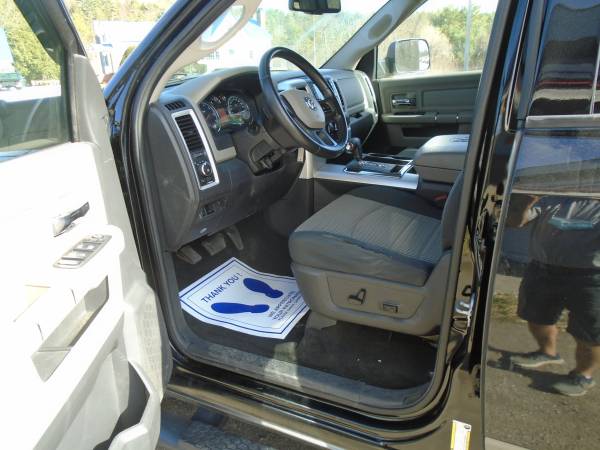 2012 Ram 1500 Crew Cab 4X4 - - by dealer - vehicle for sale in Leicester, VT – photo 9