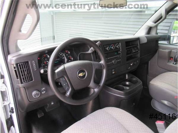 2016 Chevrolet 3500 Express DRW Cube Van White - - by for sale in Grand Prairie, TX – photo 23