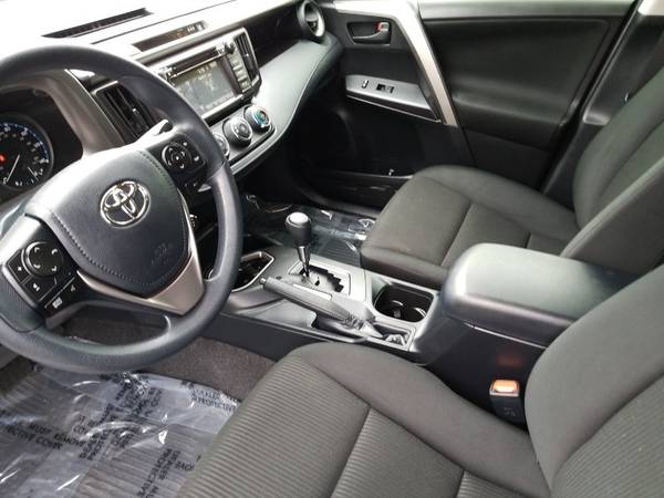 2018 Toyota RAV4 LE~ONLY 8K MILES~ GREAT COLOR~ LIKE NEW~ FINANCE... for sale in Sarasota, FL – photo 2
