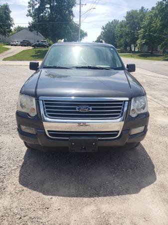 2007 Ford Explorer XLT 4WD - cars & trucks - by dealer - vehicle... for sale in newton, iowa, IA – photo 4