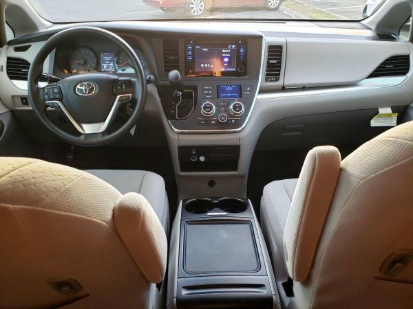 2017 Toyota Sienna LE Auto Access Seat GUARANTEED CREDIT APPROVAL! -... for sale in Waipahu, HI – photo 15
