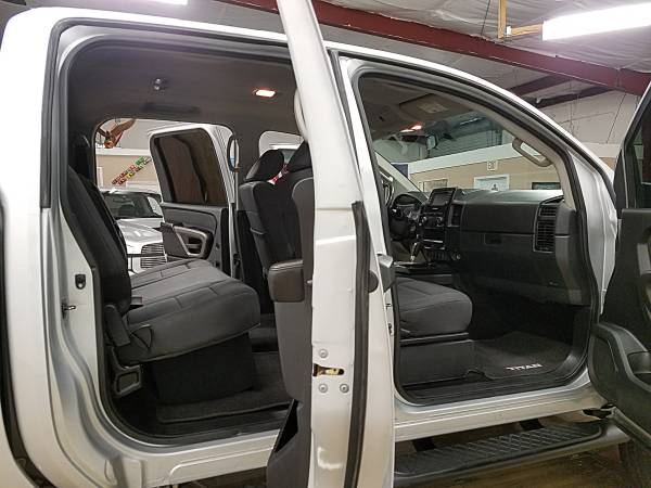 2015 Nissan Titan Crew Cab SV Pickup 4D 5 1/2 ft 4WD for sale in Sanford, FL – photo 22