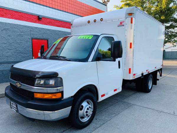 2008 CHEVROLET EXPRESS G3500 CUTAWAY 12FT.BOX TRUCK WITH LIFT**SALE** for sale in Portland, WA – photo 2