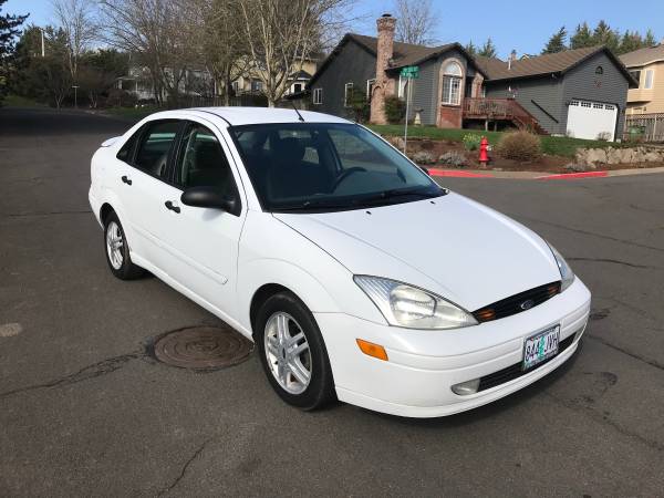 2000 Ford Focus 4dr Sedan SECALL/TEXT - - by dealer for sale in Dundee, OR – photo 3