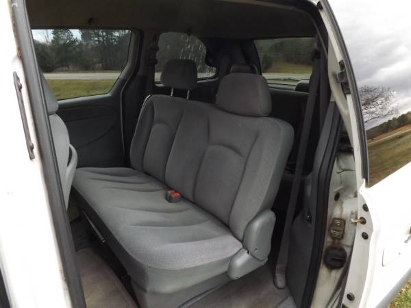 Chrysler Town and Country - cars & trucks - by owner - vehicle... for sale in Corinth, MS – photo 8