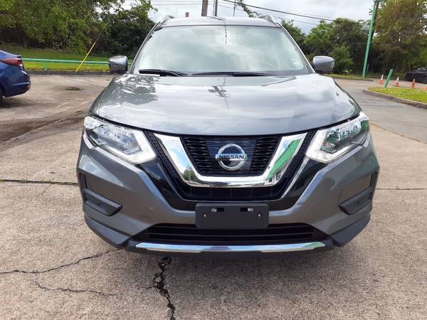 2017 Nissan Rogue SV AWD 4dr Crossover suv GRAY - - by for sale in Memphis, TN – photo 2