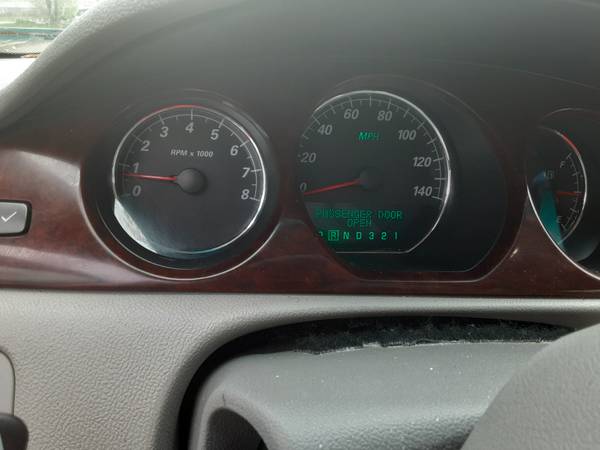 Buick lucerne for sale in Country Club Hills, IL – photo 3