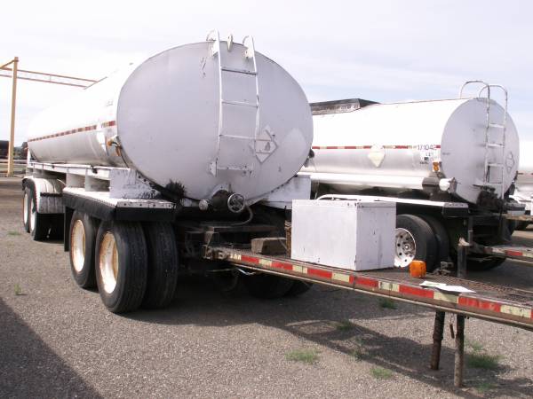 peterbilt truck and trailer. tankers for sale in Spokane, ND – photo 5