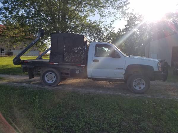 2006 3500 chevy with bale bed for sale in Otterville, MO – photo 3