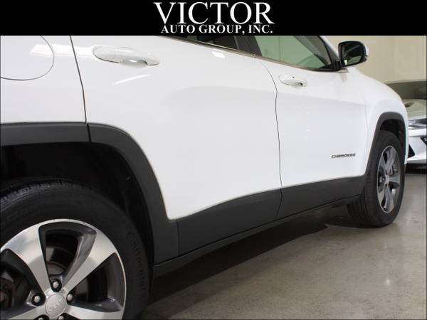 2019 Jeep Cherokee Limited 4WD - - by dealer - vehicle for sale in Batavia, IL – photo 13
