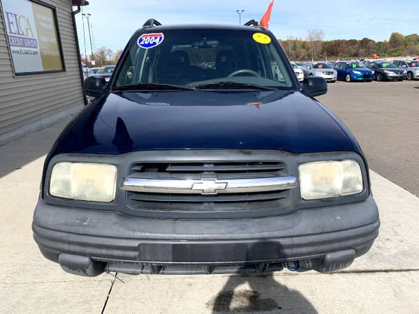 2004 Chevrolet Tracker 4dr Hardtop 4WD ZR2 - cars & trucks - by... for sale in Chesaning, MI – photo 2