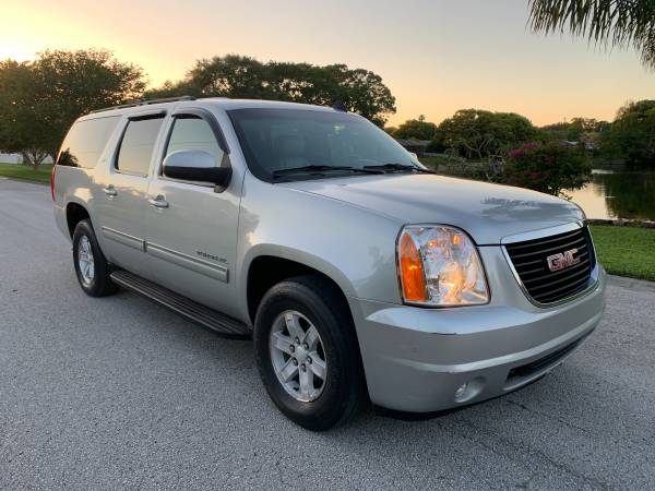 2011 GMC Yukon XL Excellent Condition for sale in Clearwater, FL – photo 2