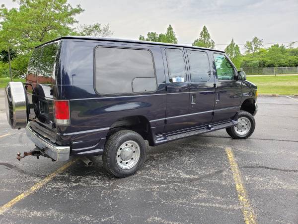 2001 FORD E250 QUIGLEY CONVERSION 4x4 HANDICAP WHEELCHAIR ACCESSIBLE for sale in SKOKIE, WI – photo 4