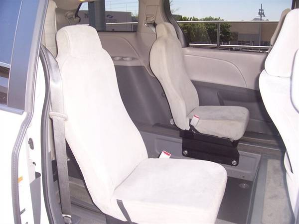 2015 Toyota Sienna LE Wheelchair Handicap Mobility Van - cars & for sale in Other, KS – photo 8