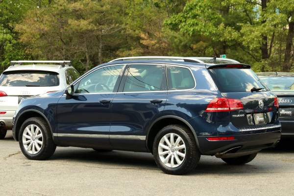 2012 Volkswagen Touareg VR6 Sport - heated seats, Bluetooth, financing for sale in Middleton, MA – photo 6